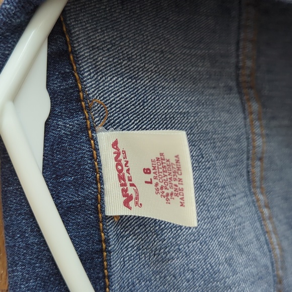 Girls size 6 jean jacket by Arizona jeans - Picture 3 of 4